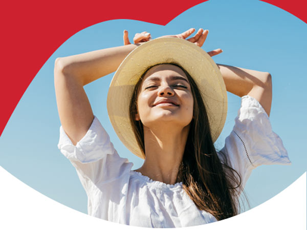 Blistex 2 | Blistex Woman enjoying the sun protection for lips with Blistex